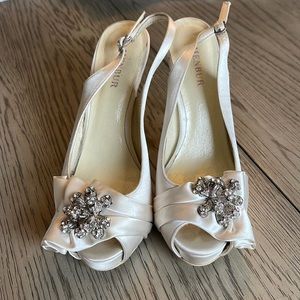 Menbur Ivory Wedding Platform Slingback